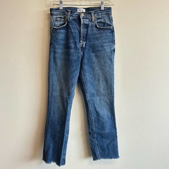 ZARA Ultra High Rise Medium Wash Mom Jeans Straight Leg Size 8 EU 40 - Picture 1 of 12